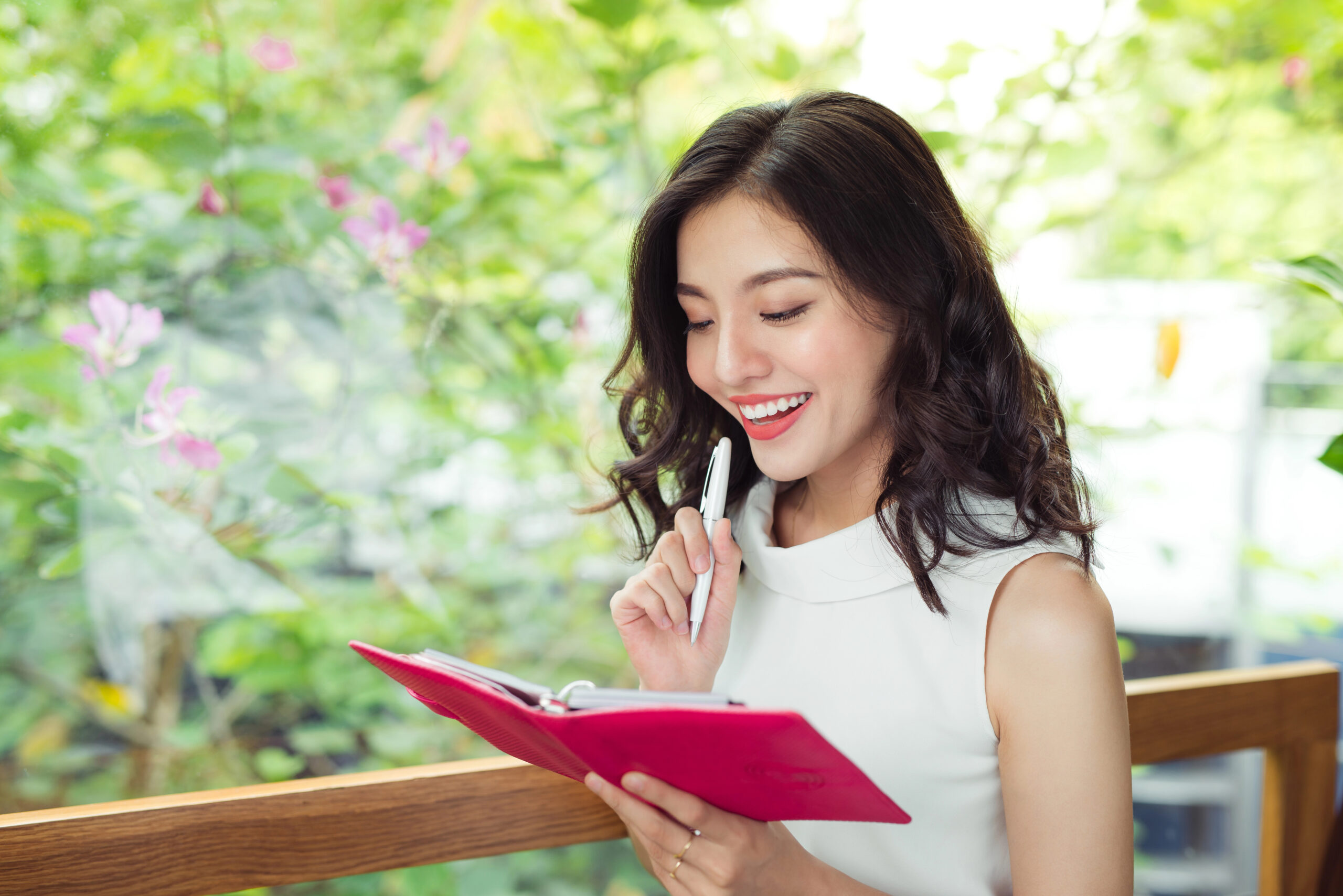 woman writing ideas